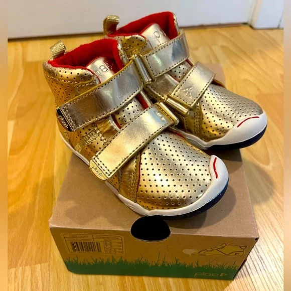 Plae Max Gold shoes size 8.5 Brand New NWT Rare Find - Picture 1 of 10